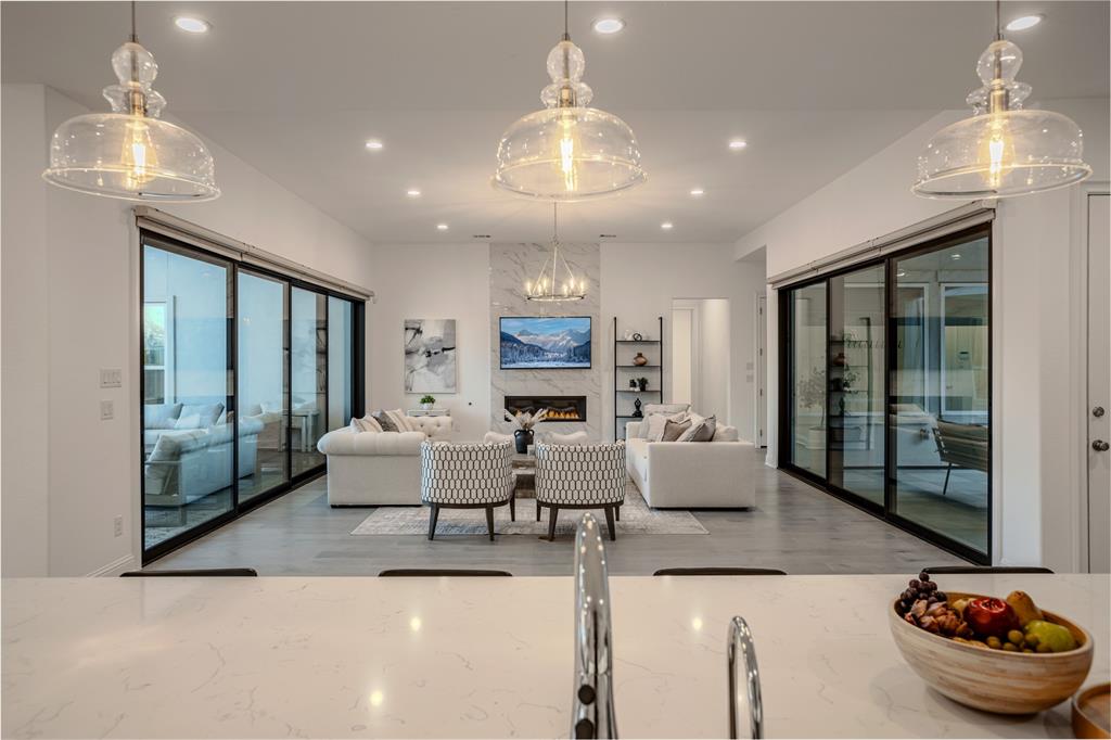 Townlake Ph Four - Residential