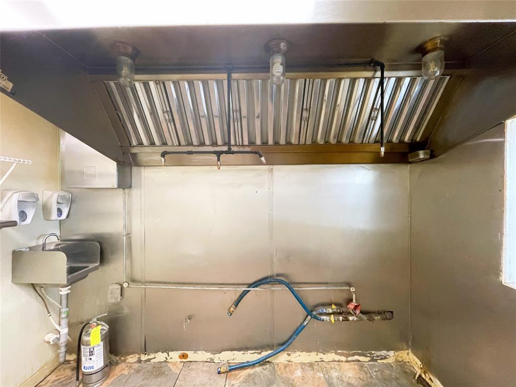 Neal Lexa Add - Commercial Sale