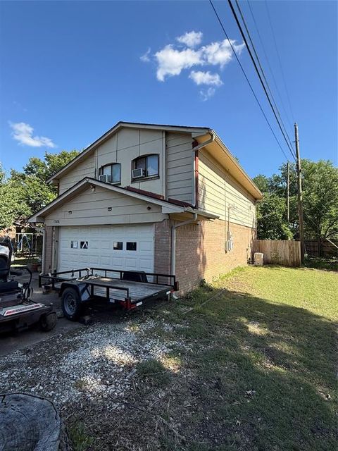 1306 La Salle Drive Sherman TX 75090