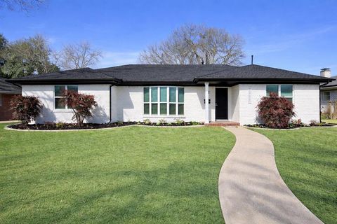 1605 Glenwick Drive Plano TX 75075