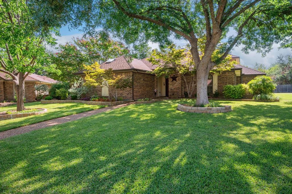 2216 Tamarisk Lane