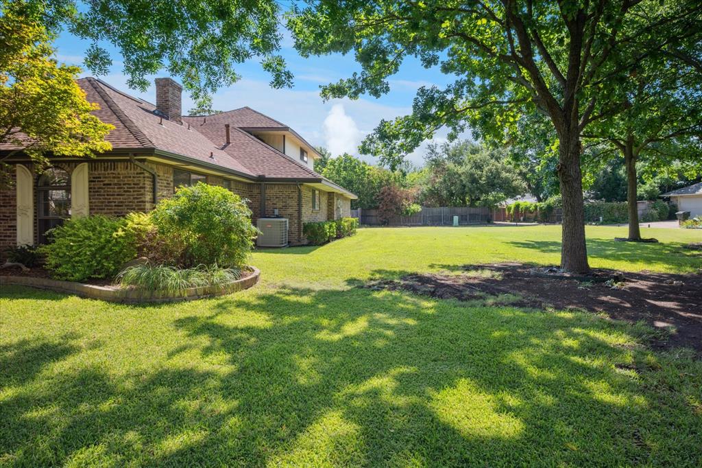 2216 Tamarisk Lane