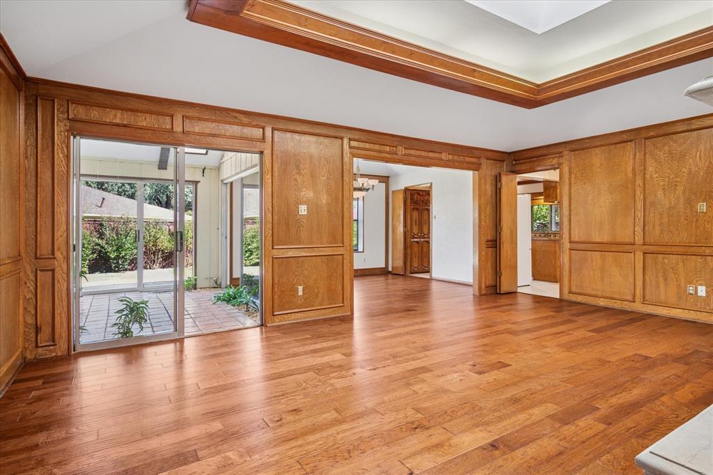 2216 Tamarisk Lane