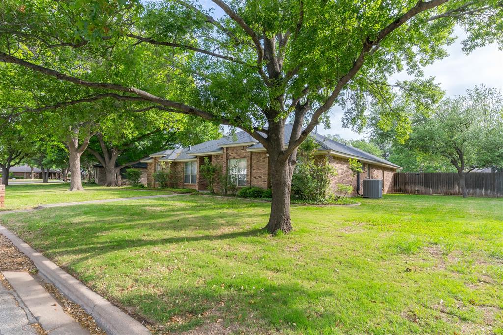 2501 Crestline Drive