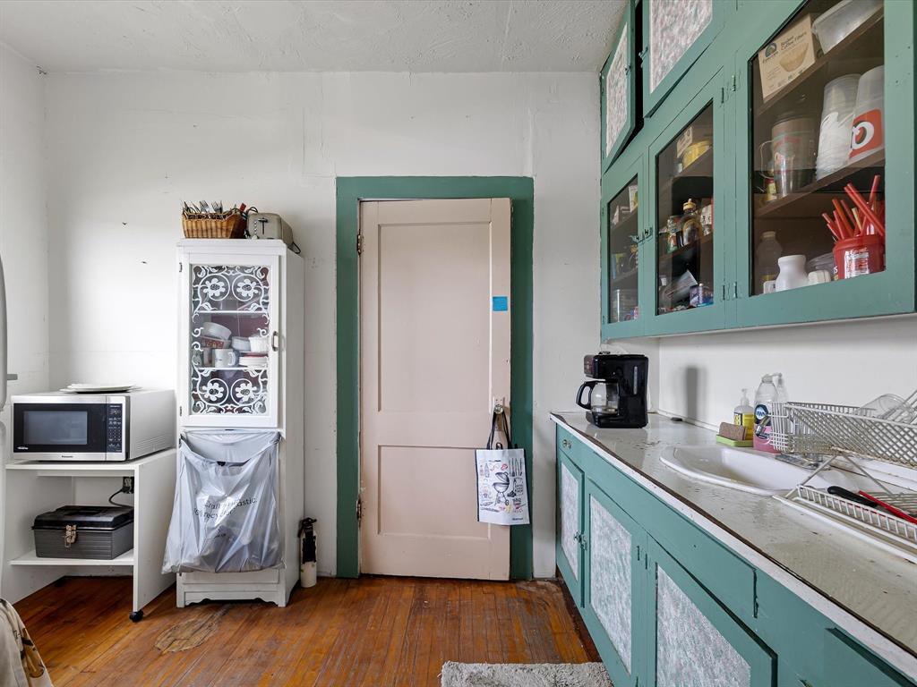 Cowan - Commercial Sale