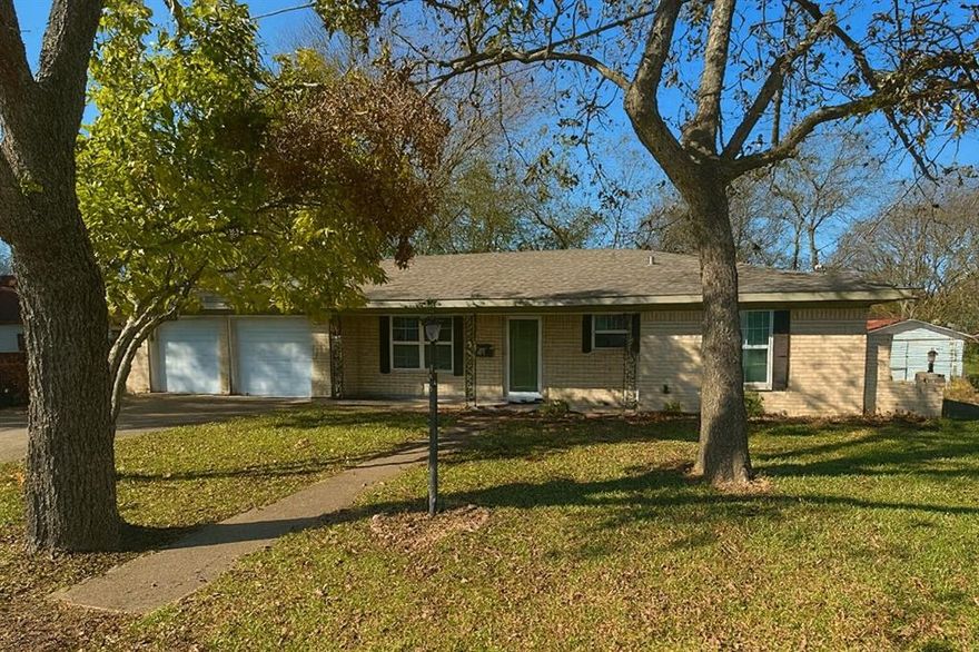 AFFORDABLE Three bedroom, two bathroom brick home in Mineola. Home has attached two car garage. Property has mature pecan trees and large fenced in back yard. Kitchen features electric stovetop, built in oven, dishwasher, microwave and kitchen pantry. Nice size utility room and large dining room for a home this size. Don't let this one get away from you! Located convenient to schools, shopping, parks and many other conveniences. Contact your agent to schedule a showing TODAY!