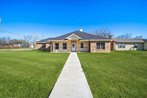 A home in Kaufman