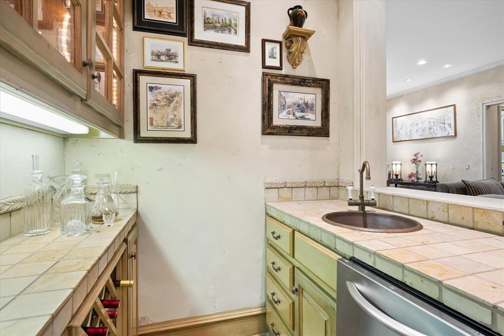 The Lakes On Legacy Drive Ph 2 The - Residential