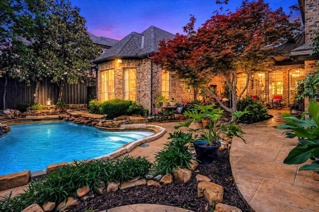 The Lakes On Legacy Drive Ph 2 The - Residential