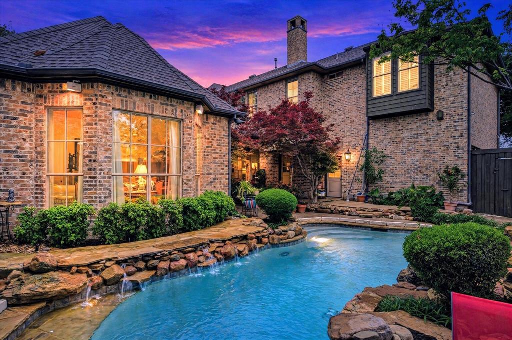 The Lakes On Legacy Drive Ph 2 The - Residential