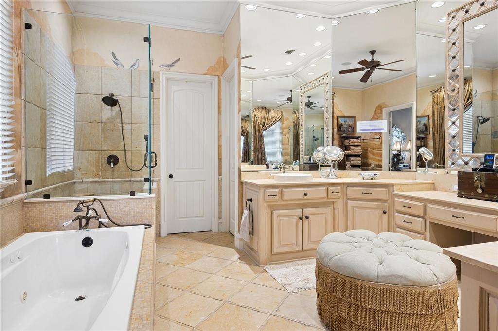 The Lakes On Legacy Drive Ph 2 The - Residential