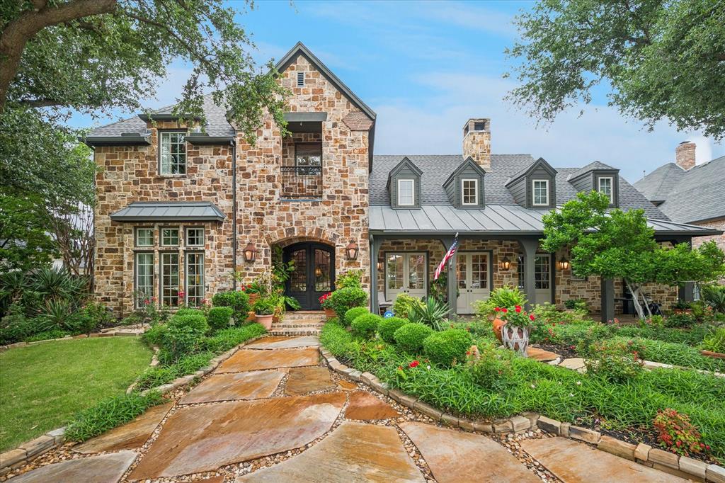 The Lakes On Legacy Drive Ph 2 The - Residential