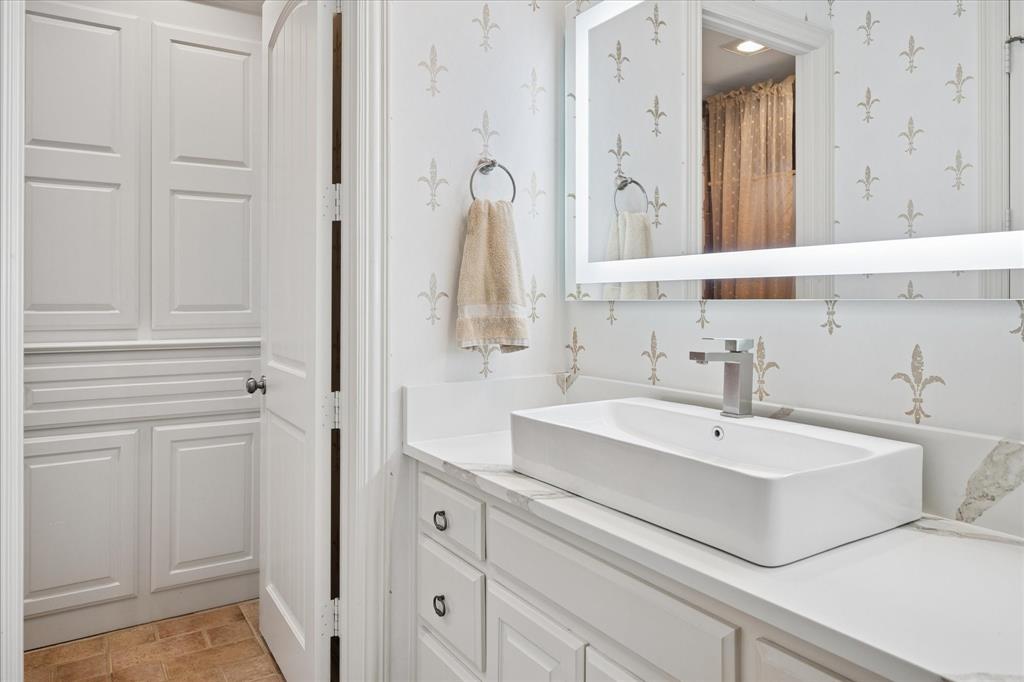 The Lakes On Legacy Drive Ph 2 The - Residential