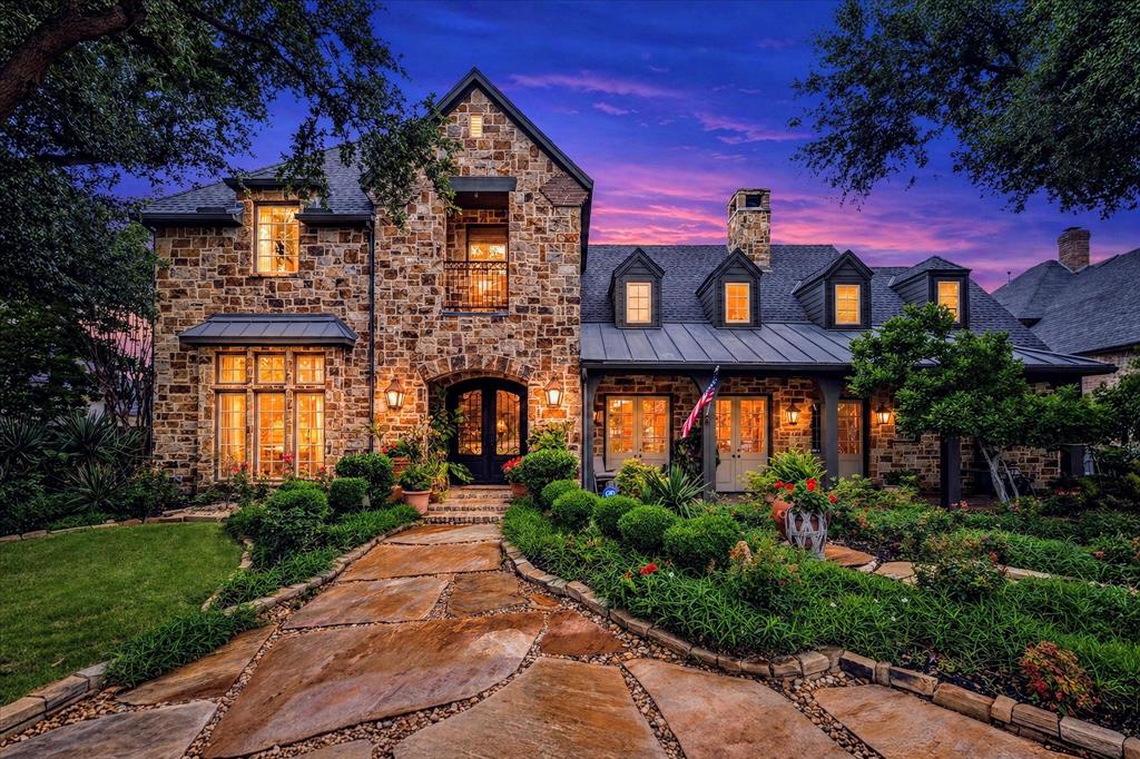 The Lakes On Legacy Drive Ph 2 The - Residential
