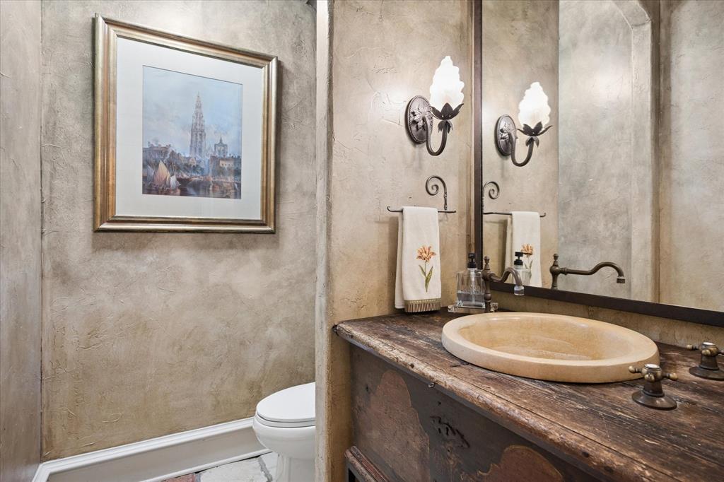 The Lakes On Legacy Drive Ph 2 The - Residential