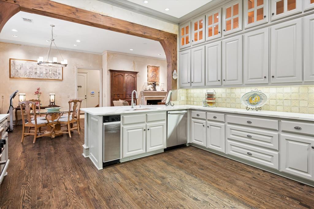 The Lakes On Legacy Drive Ph 2 The - Residential