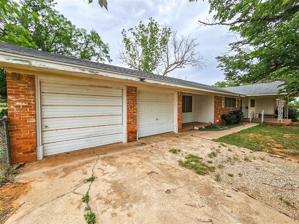 1002 Ridgecrest Street