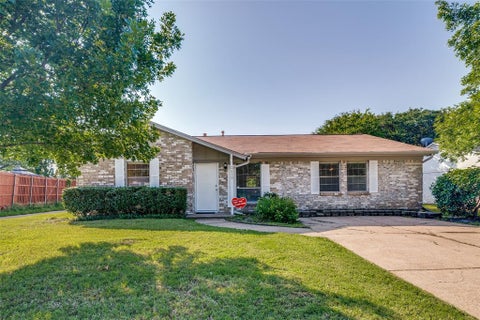 Photo of 2510 Larchmont Drive, Mesquite, TX 75150 (MLS # 21286052)