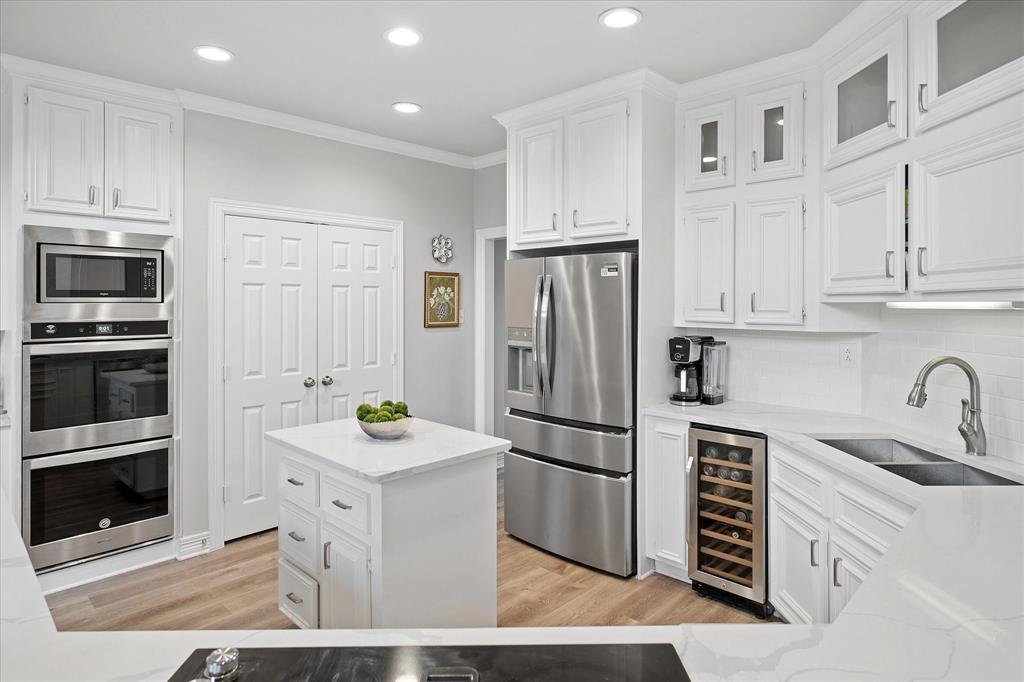 1108 Lakestream Drive