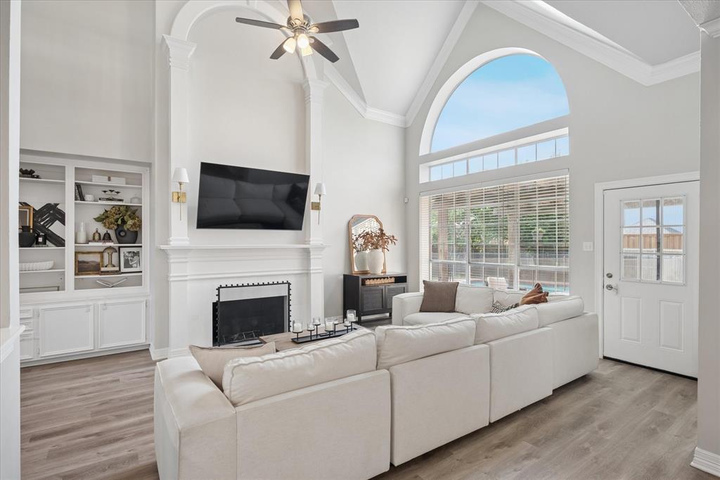 1108 Lakestream Drive