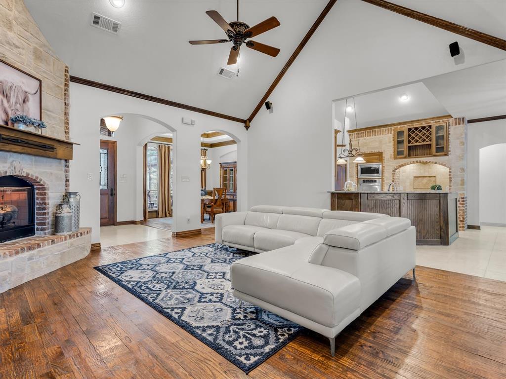 1300 Ruby Lea Lane