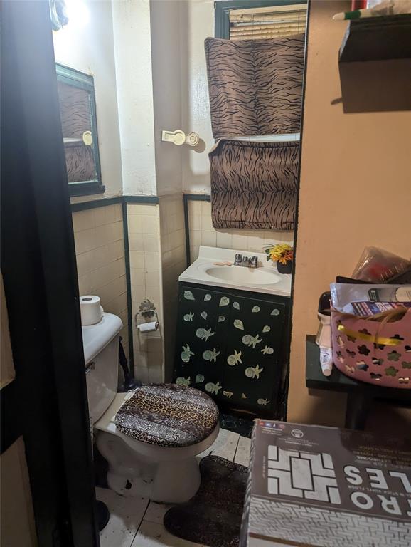 Dallas, Texas 75215, United States, 3 Bedrooms Bedrooms, ,2 BathroomsBathrooms,Residential,Pending,110816