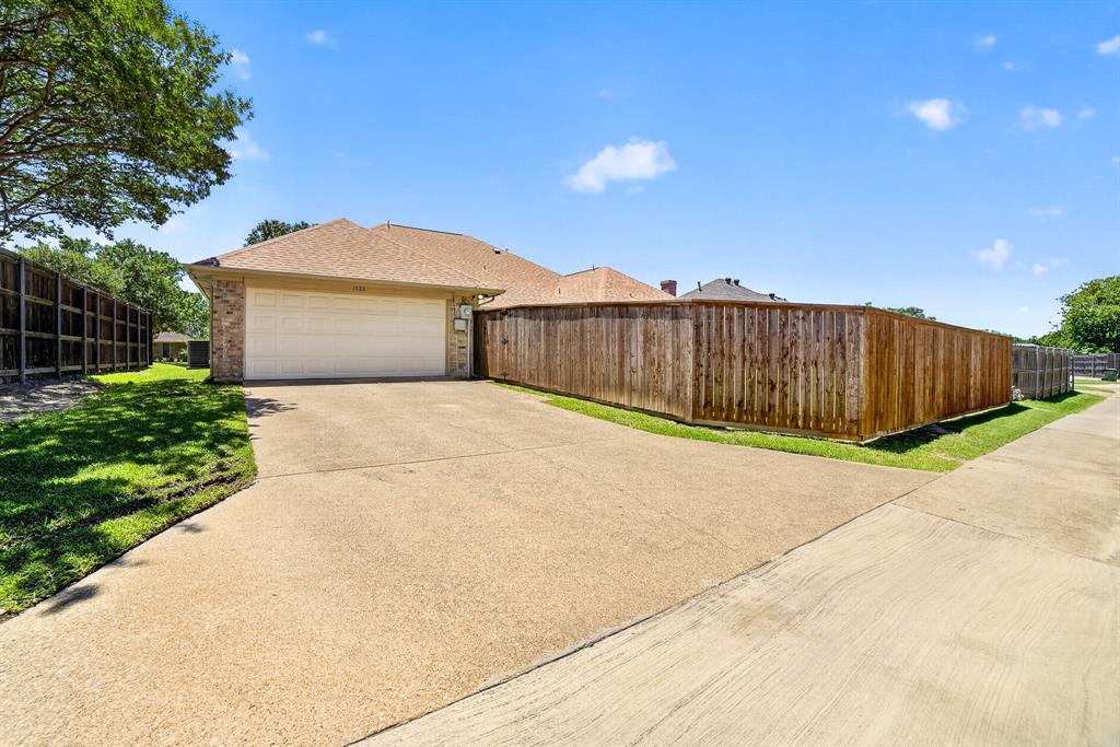 1525 Danube Lane