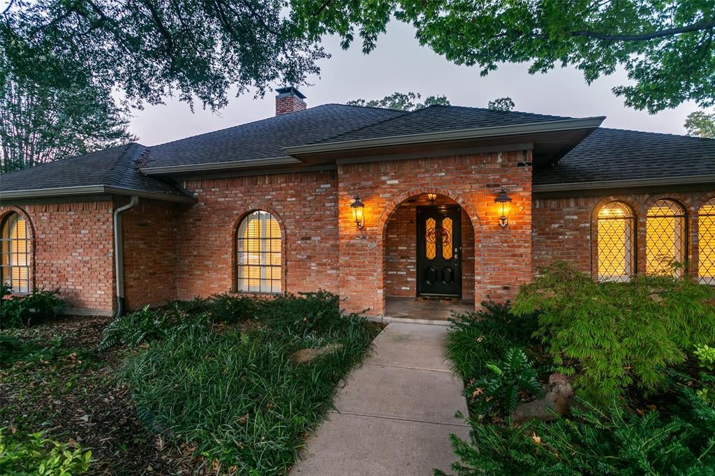 2404 Monmouth Court