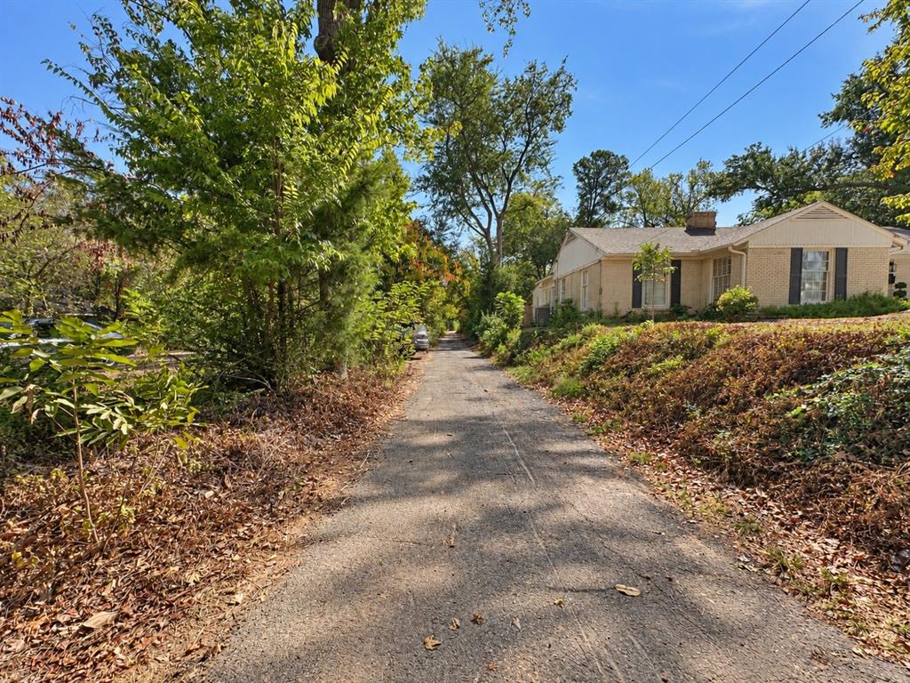 0000 Oak Avenue