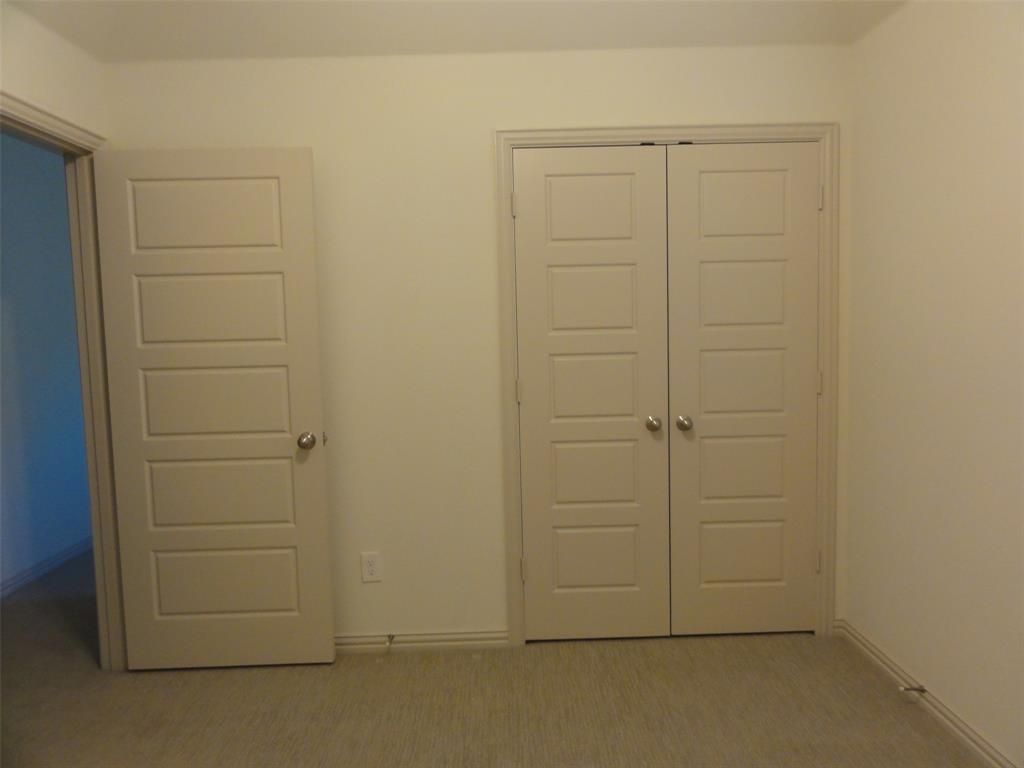 Lakes of River trails east - Residential