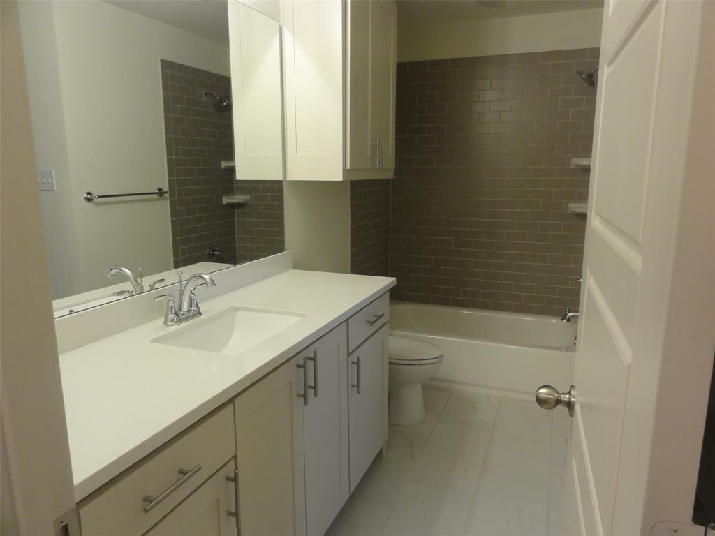 Lakes of River trails east - Residential