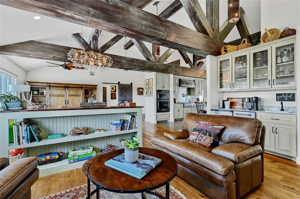 Hills Of Lone Star The - Farm