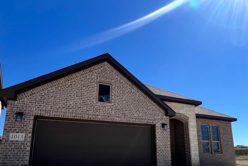 1013 Pecan Tree Lane