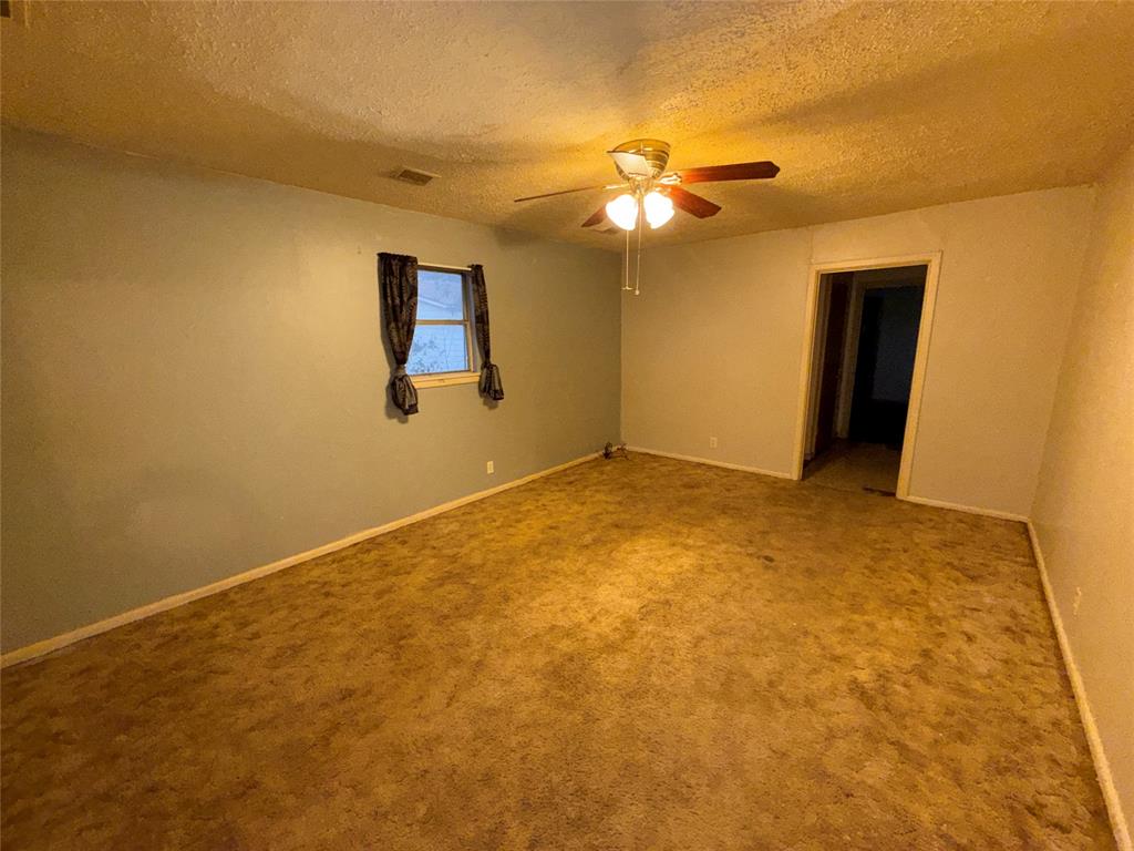 1381 Hillcrest Drive