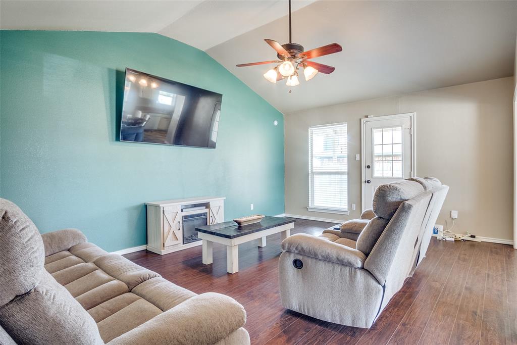 206 Cheyenne Trail