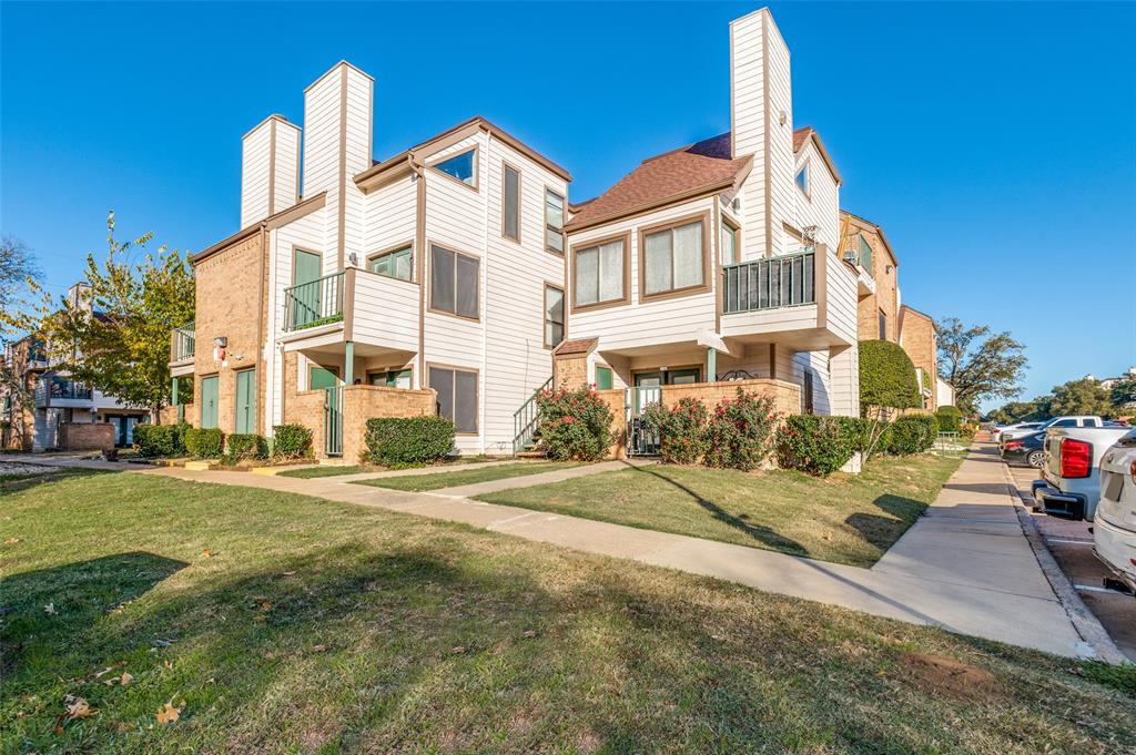 Arlington Oaks Condo - Residential