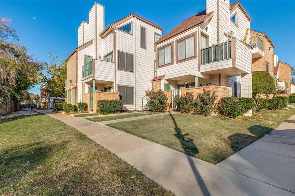 Arlington Oaks Condo - Residential