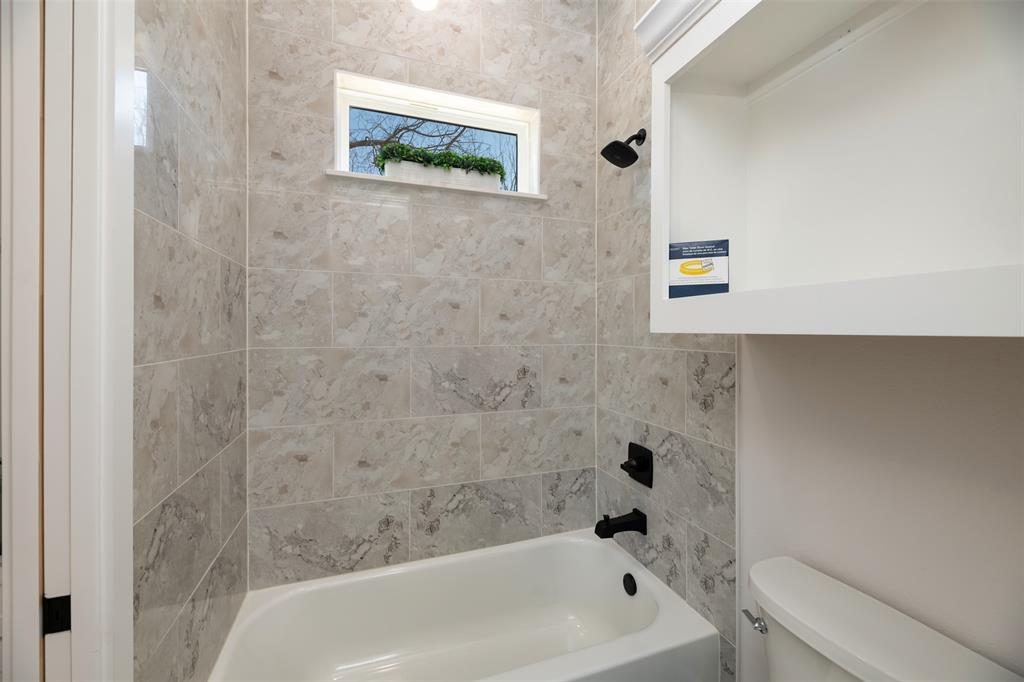 THE LANDINGS EAST - Residential