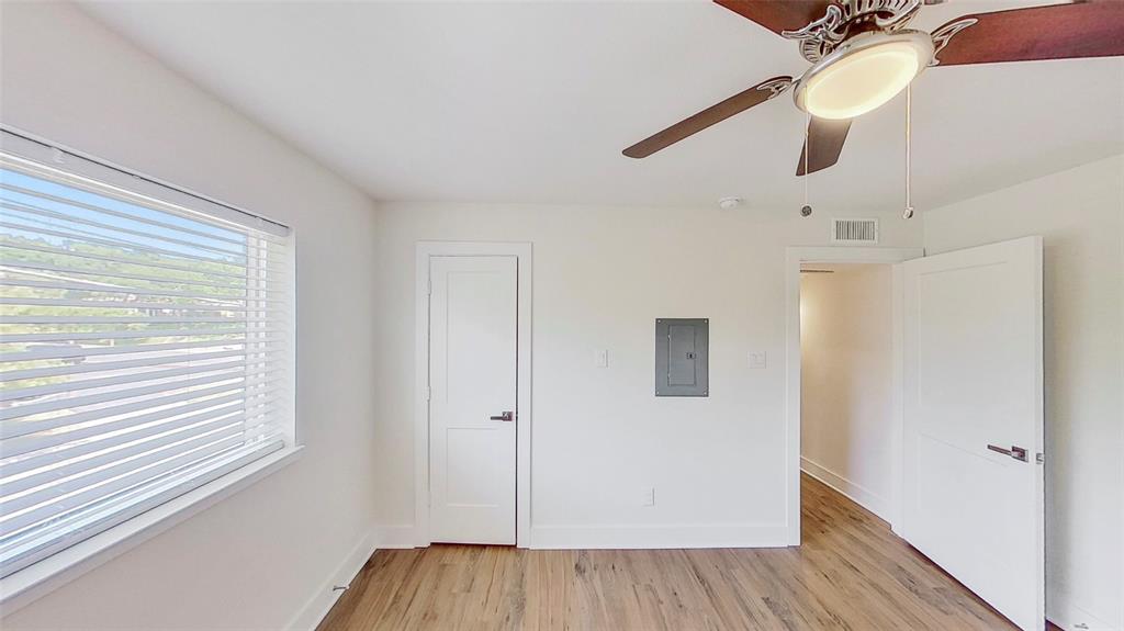 Munger Place Add Sec 02 - Residential Lease