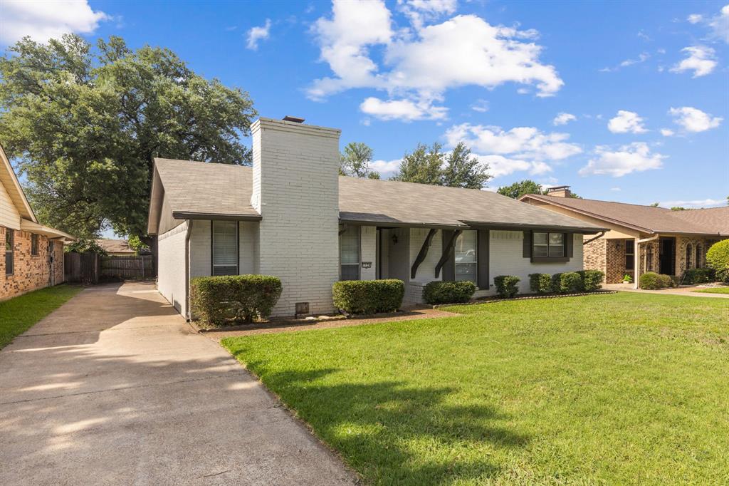 1124 Janell Drive