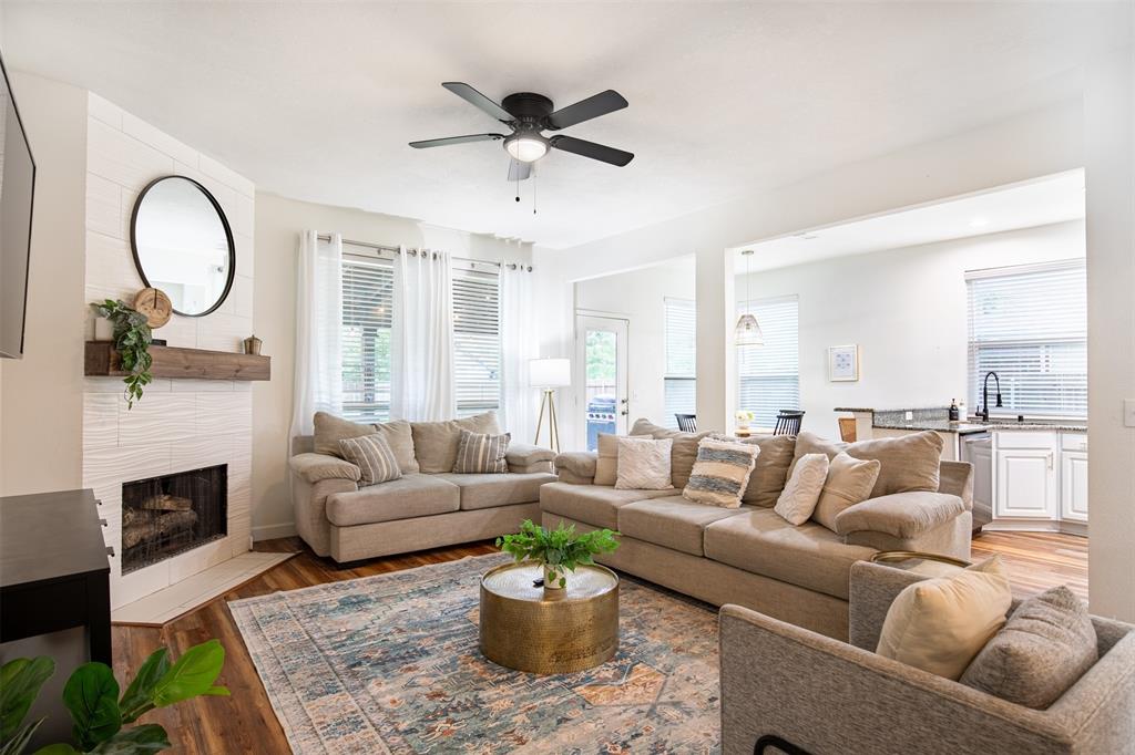 702 River Oak Way