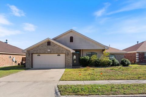Photo of 6104 Alexus Drive, Killeen, TX 76542 (MLS # 21198428)