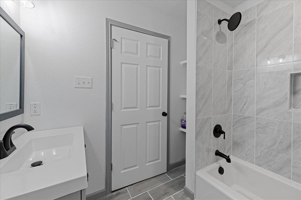 Little Frank Sub - Residential