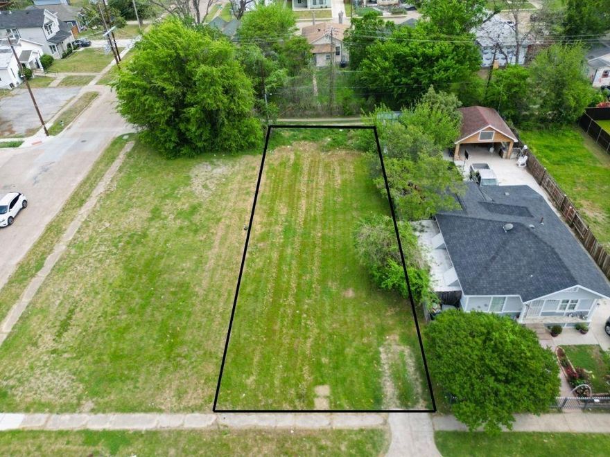 Great opportunity to build in Dallas! This 6,599 square foot residential lot offers the perfect blank canvas to design and build your new home or investment property. Located in an established neighborhood, this vacant lot provides flexibility for builders, investors, or buyers looking to create something new. With approximately 0.15 acres and 50 feet of frontage, there’s plenty of potential to maximize the space and bring your vision to life. Zoned residential with no existing structure, this property is ideal for new construction or investment opportunities. Whether you're looking to build your dream home or add a new construction property to your portfolio, this lot offers excellent potential in a growing area of Dallas. Bring your builder and start planning your next project at 3404 Edgewood St!