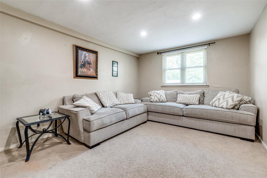 Dallas, Texas 75228, United States, 3 Bedrooms Bedrooms, ,2 BathroomsBathrooms,Residential,Active,133423