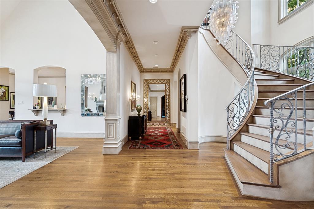 6934 Forest Glen Drive