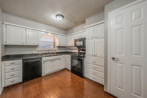 Tiny photo for 1700 Brookhaven Street, Cleburne, TX 76033 (MLS # 21101486)