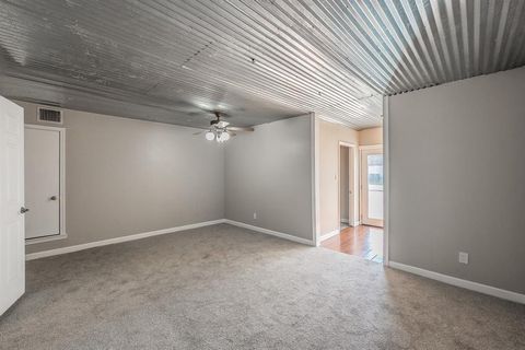 Tiny photo for 1700 Brookhaven Street, Cleburne, TX 76033 (MLS # 21101486)