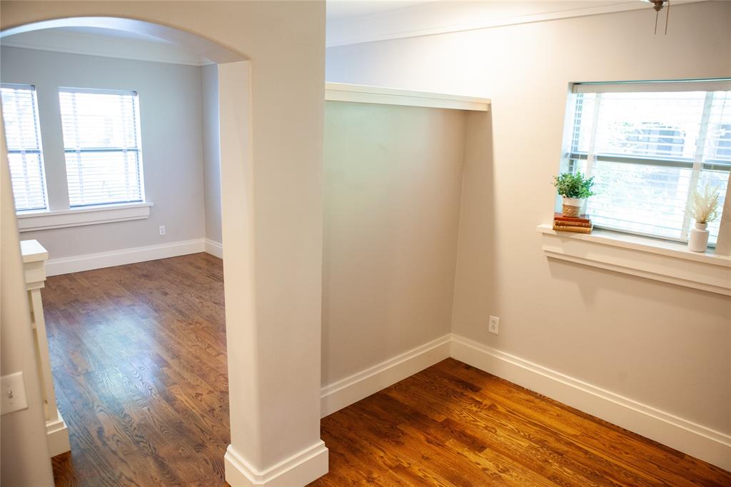 5837 Velasco Avenue 102