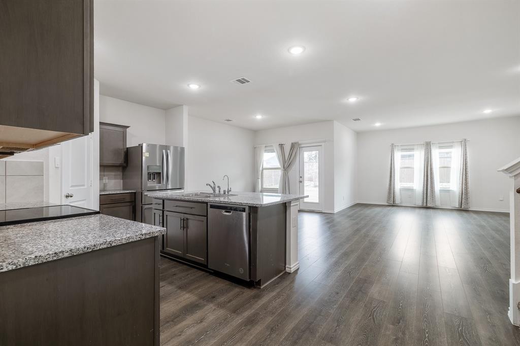 SUTTON FIELDS NORTH - PHASE 2C - Residential Lease